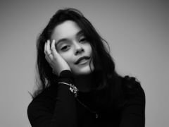 SabrinaBlossom - female with black hair and  small tits webcam at LiveJasmin