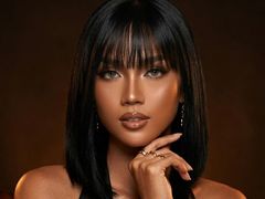 SadieKensington - shemale with black hair webcam at LiveJasmin