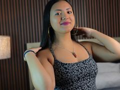 SafiMontiel - female with black hair webcam at xLoveCam