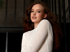 SallyPinkman - female with brown hair webcam at LiveJasmin