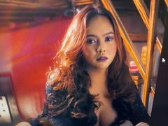 SamySummers - shemale with brown hair webcam at LiveJasmin