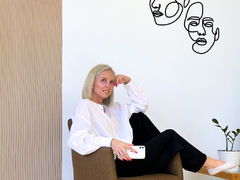 SandraGray - blond female webcam at LiveJasmin