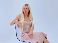 SandraGray - blond female webcam at LiveJasmin