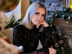 SandraGray - blond female webcam at LiveJasmin