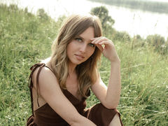 SandraGray - blond female webcam at LiveJasmin