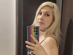 SandyWhite from LiveJasmin