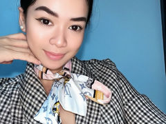 SaphiraRay - female with black hair webcam at LiveJasmin