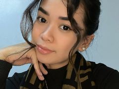 SaphiraRay - female with black hair webcam at LiveJasmin