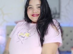 SaphiraWild from LiveJasmin