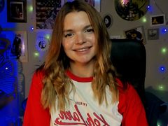 SaraGolben - female with red hair webcam at LiveJasmin