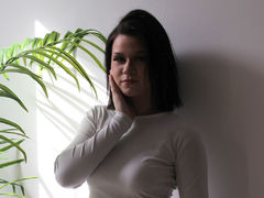 SaraLawman - female with black hair webcam at LiveJasmin