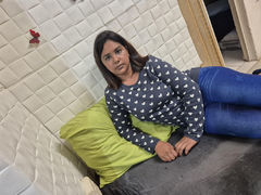 SarahClaus - female with brown hair and  big tits webcam at LiveJasmin