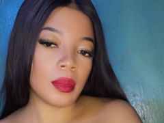 SarahCourt - female with black hair webcam at LiveJasmin