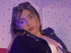 SarahFeith - blond female with  big tits webcam at LiveJasmin
