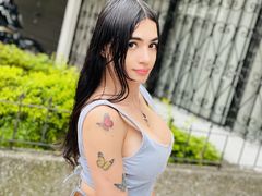 SarahLune from LiveJasmin