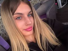 SarahOwenn - blond female webcam at LiveJasmin