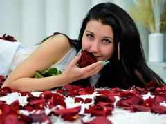 SarahStanley - blond female with  small tits webcam at ImLive