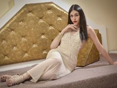 SarithaBunny - shemale with black hair webcam at LiveJasmin
