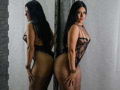 SarithaJones - female with black hair webcam at LiveJasmin