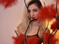 SarraJoyy - female with brown hair webcam at LiveJasmin