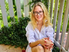 SashaGill - blond female webcam at LiveJasmin