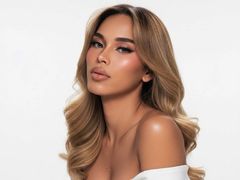 SashaPakarat - blond shemale webcam at LiveJasmin