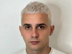 SashkaDombresher - male webcam at LiveJasmin