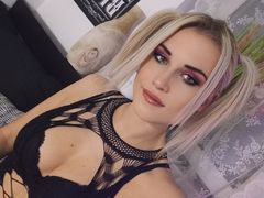 SaxaHelewidis - blond female webcam at LiveJasmin