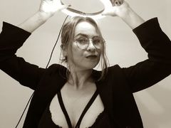 ScarletHanistom from LiveJasmin