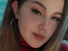 ScarletSinera - female with brown hair and  big tits webcam at LiveJasmin