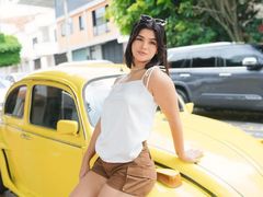 ScarletZhen - female with black hair webcam at LiveJasmin