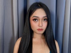 ScarletteSanchez - shemale with black hair webcam at LiveJasmin