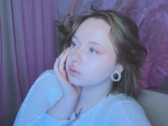 SelenaArmande - female with brown hair and  big tits webcam at LiveJasmin