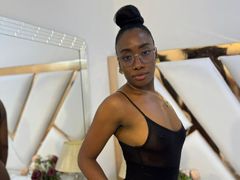 SelenaDav - female with black hair webcam at LiveJasmin