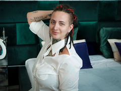 SelenasJones - female with  big tits webcam at LiveJasmin