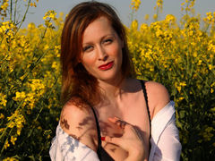 SexyLeni - female with brown hair and  big tits webcam at LiveJasmin