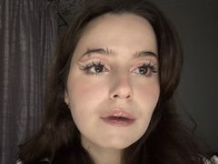 ShaniLukander - female with brown hair webcam at LiveJasmin