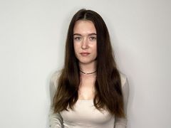 ShannanStoey - female with brown hair webcam at LiveJasmin