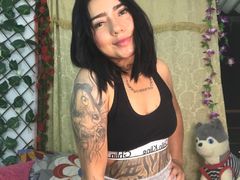 ShashaValkova - female with black hair webcam at LiveJasmin