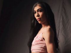 ShaynaRosc - shemale with brown hair webcam at LiveJasmin