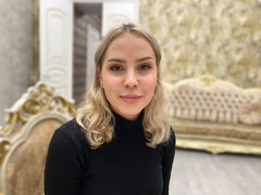 SheilaOland - blond female webcam at LiveJasmin