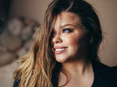 SheilaQueensy - female with brown hair and  big tits webcam at LiveJasmin