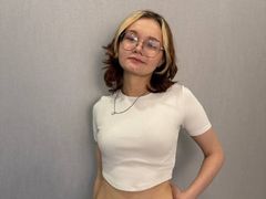 ShemikaDestro from LiveJasmin