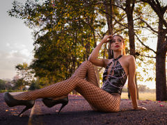 SheilaDirtysXXX - female with black hair and  small tits webcam at ImLive