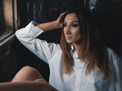 ShivaRed - female with red hair webcam at LiveJasmin