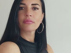 SicilianaBella - female with brown hair and  small tits webcam at LiveJasmin