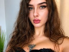 SienaStone - female with brown hair and  big tits webcam at LiveJasmin