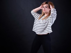 SiennaLoren - blond female with  big tits webcam at LiveJasmin