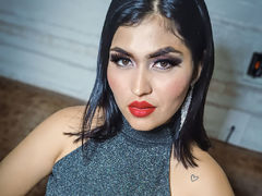 SkyHolmes - female with black hair and  big tits webcam at LiveJasmin