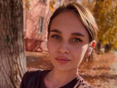 SkyeTaen - female with brown hair and  small tits webcam at LiveJasmin